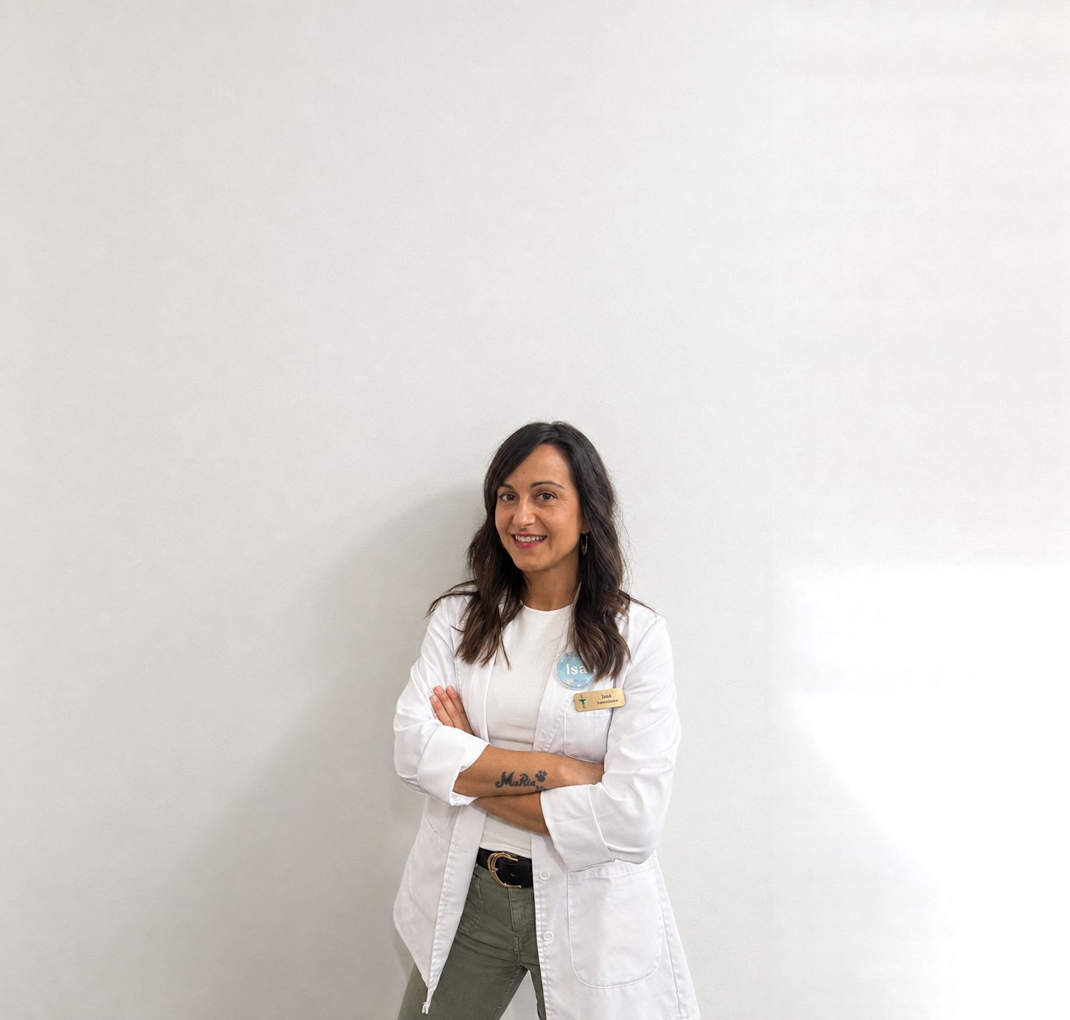 Isabel Madrigal Carrasco, técnico en farmacia, en la farmacia de Las Pedroñeras